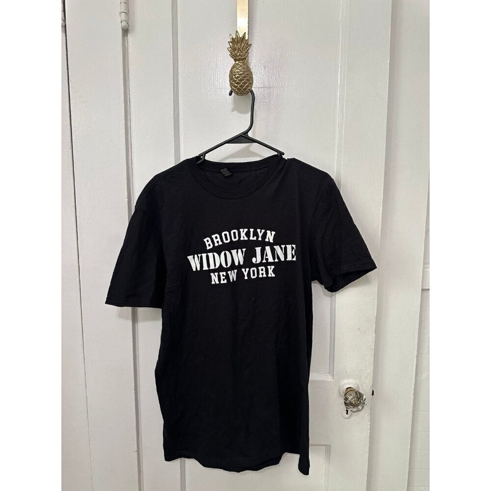 District woman’s size large Brooklyn widow Jane, New York T-shirt